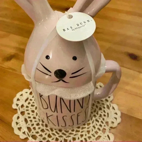 Rae Dunn Bunny Kisses Mug with lid - Picture 4 of 6